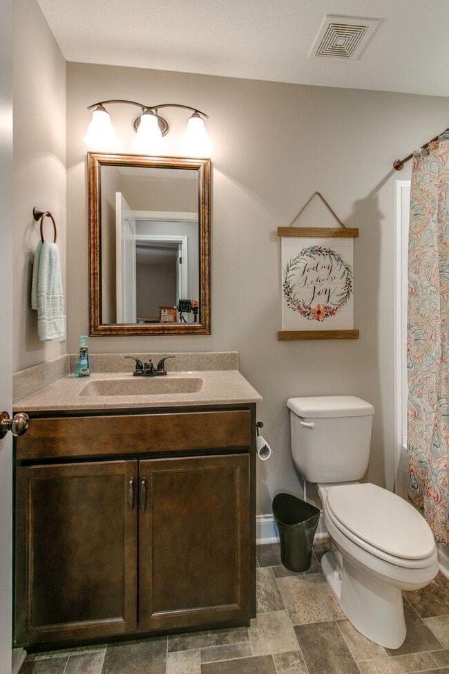 Building Photo - 115 Grassmire Dr