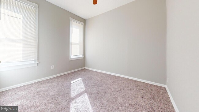 Building Photo - 1426 S 52nd St