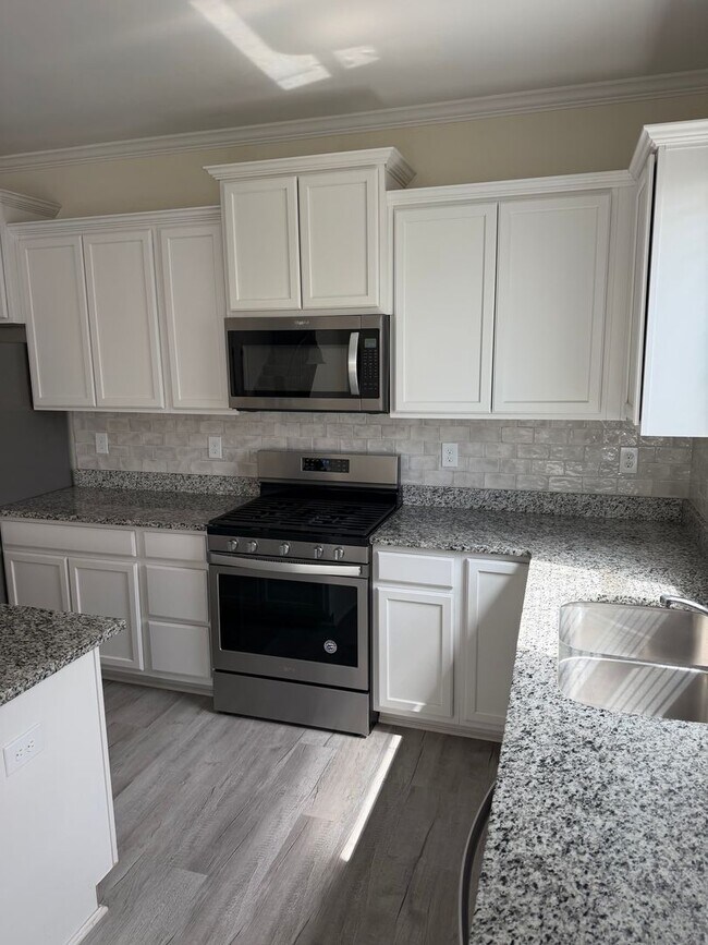 Building Photo - 3 BR/3BA | Newly Renovated Single Family Home | 1-Car Covered Parking | Gated backyard |Study and...