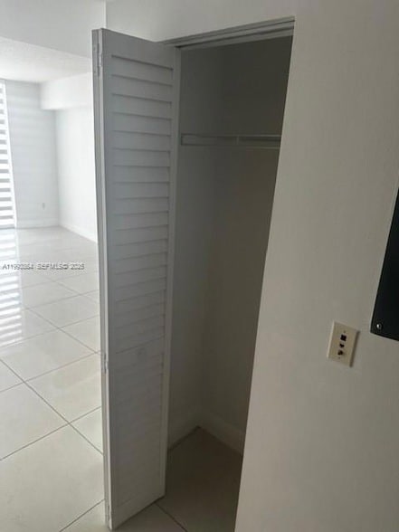 Building Photo - 1750 N Bayshore Dr