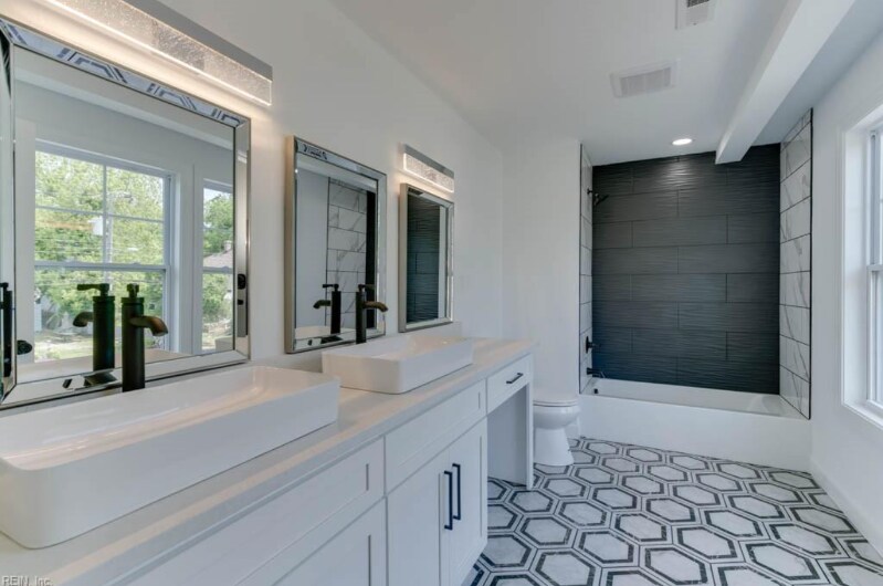 Building Photo - 1326 24th St