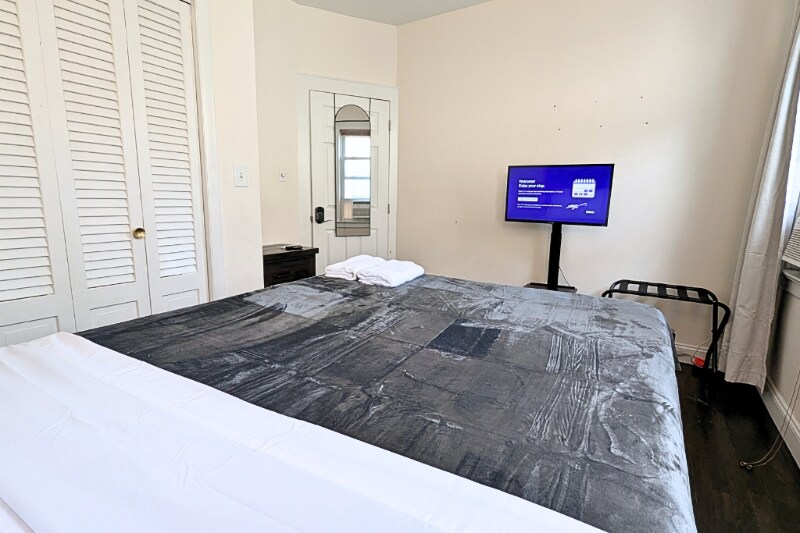 Building Photo - 108 Gotthart St