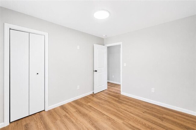 Building Photo - 1639 Bridgeport Dr NW