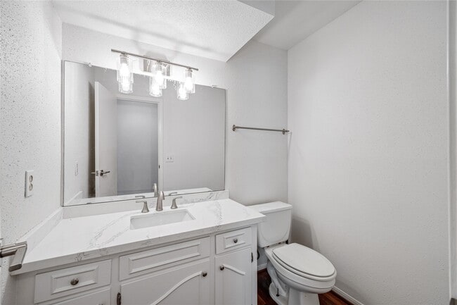 Building Photo - 11906 Pepperdine Ln