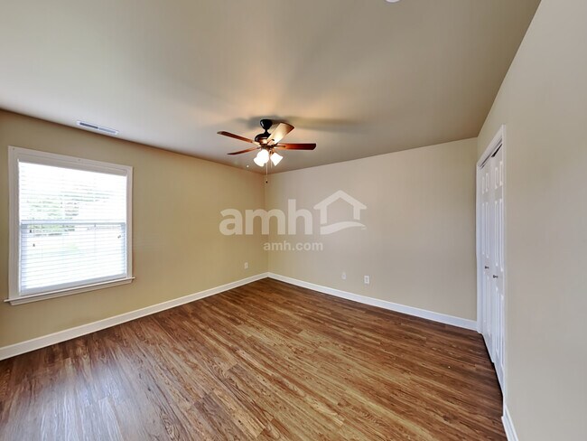 Building Photo - 3016 Sommette Drive