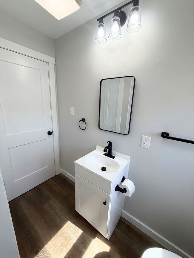 Building Photo - 4801 Boonsboro Rd