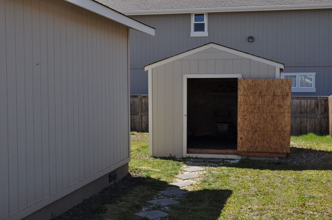 Building Photo - 608 East Remington Drive