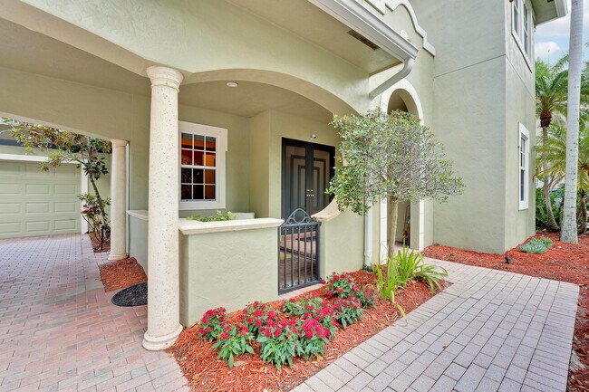 Building Photo - 127 Via Castilla