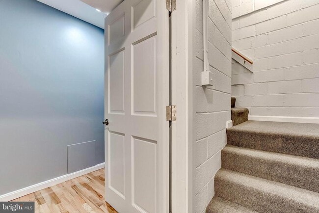 Building Photo - 1049 S Charles St