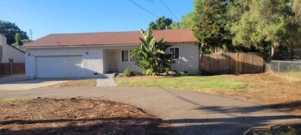 Building Photo - Single Story 3 Bedroom Home in Spring Valley