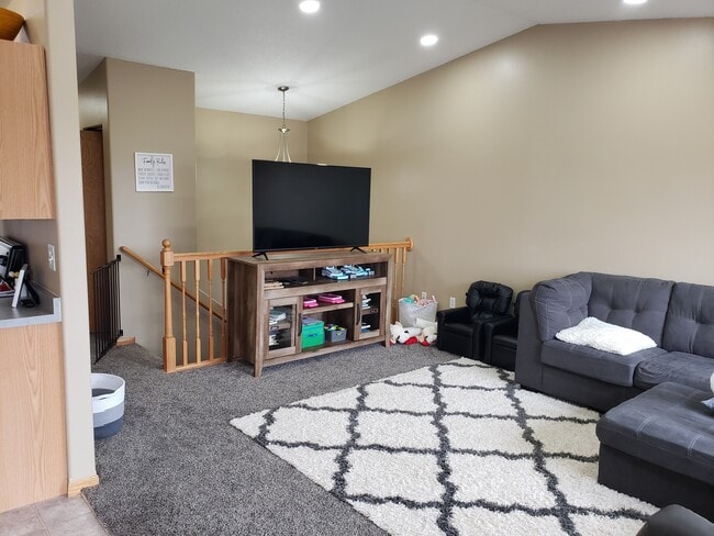 Spacious Living Room - 998 38 1/2 Ave W