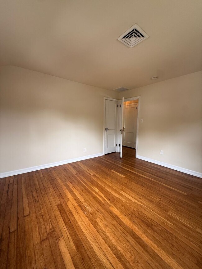 Building Photo - 212 Manheim Ave