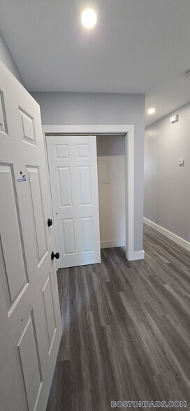 Building Photo - 56 Woolson St