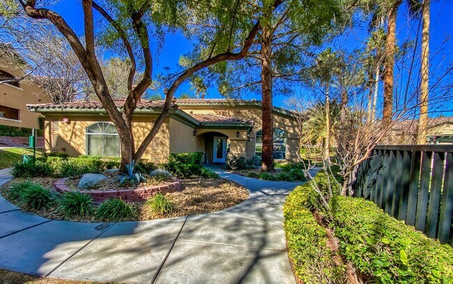 Primary Photo - Experience Las Vegas in style and comfort with this beautiful first-floor 3-bedroom condo