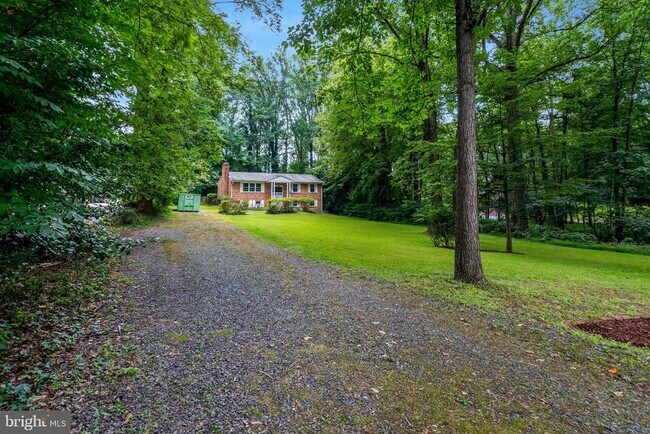 Building Photo - 5315 Summit Dr
