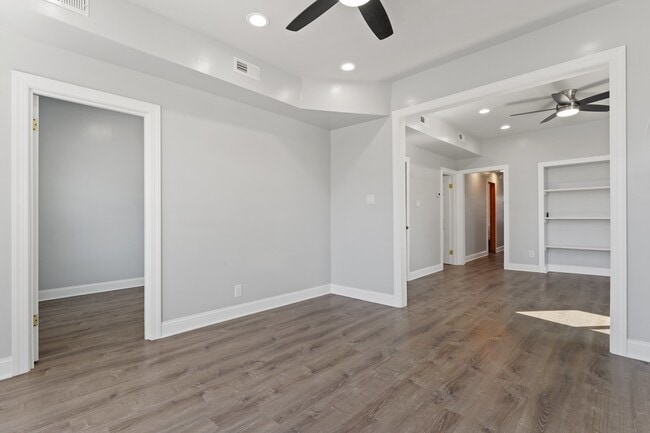 Building Photo - 6239 S Langley Ave