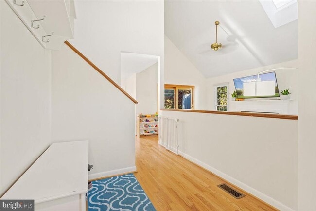 Building Photo - 7 Rawlston Ct