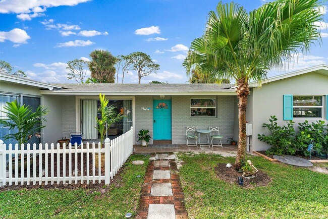 Building Photo - 9520 SE Point Terrace