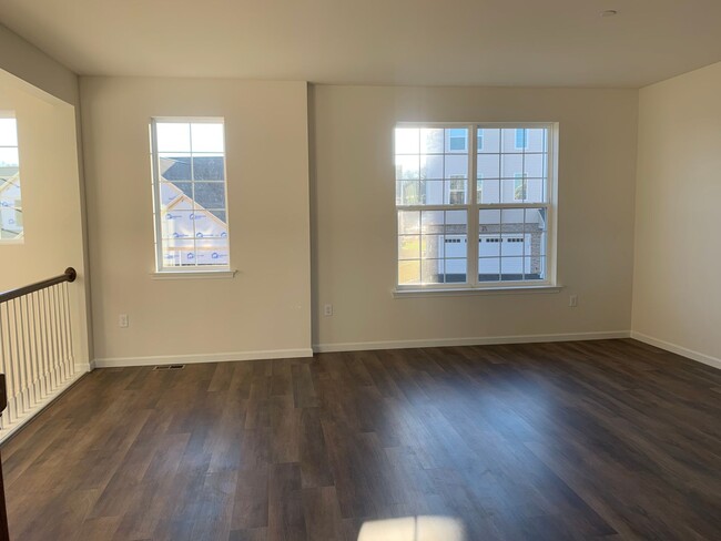 Building Photo - 1855 Shady Ln