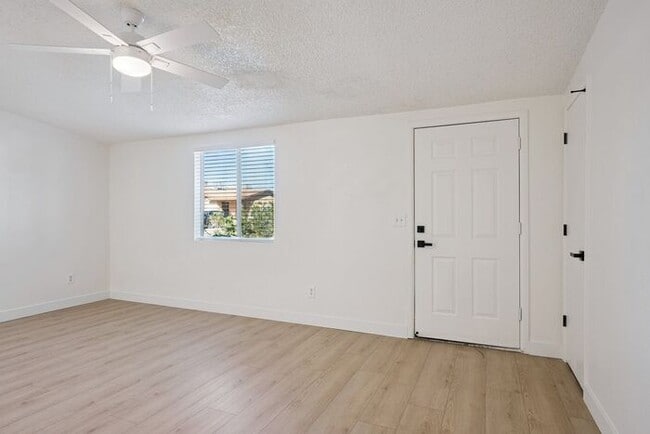 Building Photo - 1480 E 29th Ave