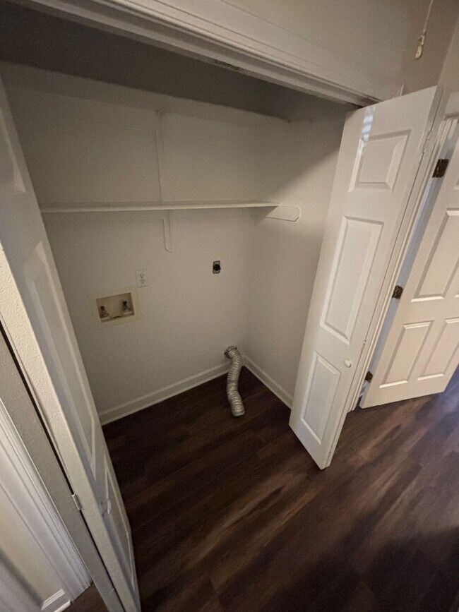 Building Photo - 5221 Westpine Ct