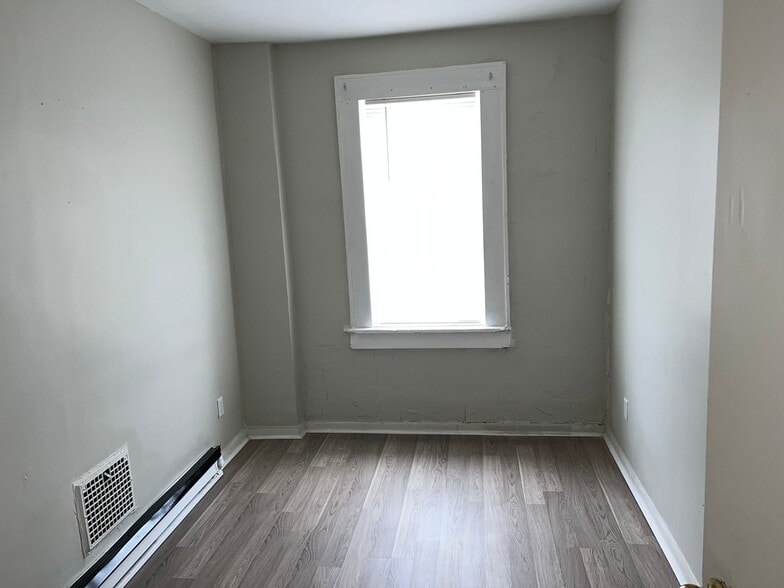 Building Photo - 167 Chittenden St