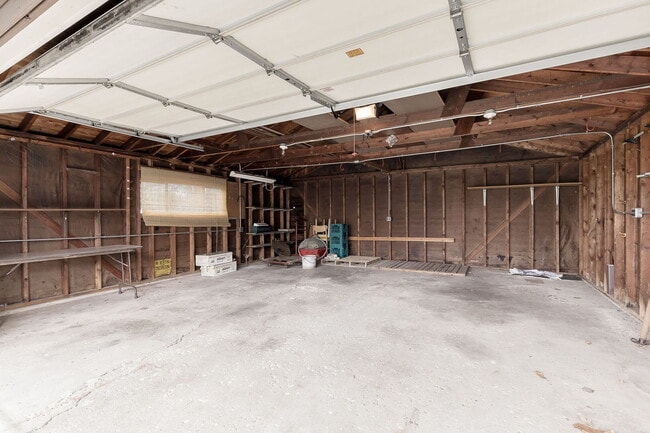 Building Photo - 595 S Cedar Ave