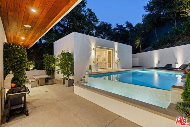 Building Photo - 3542 Knobhill Dr