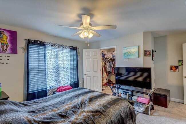 Building Photo - 9009 Banyan Beach Dr