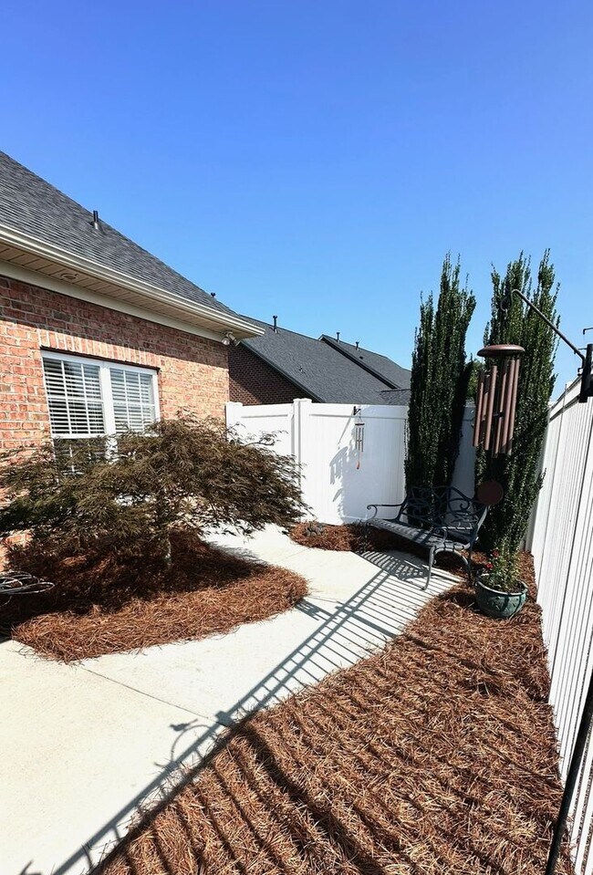 Building Photo - APPLICATION PENDING-Clemmons-Lovely Patio Home with Sunroom