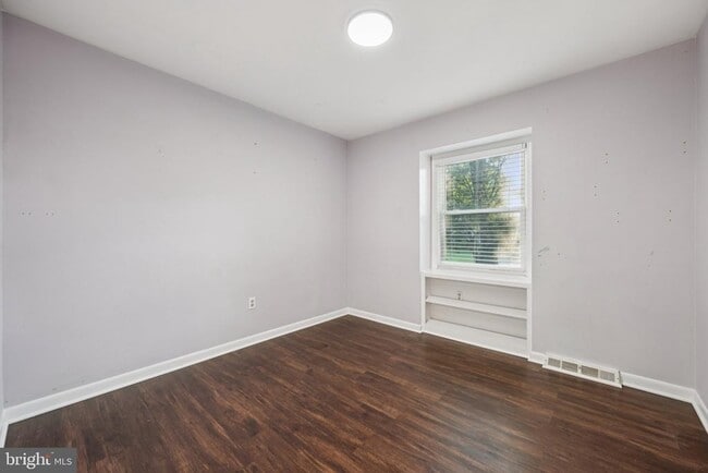Building Photo - 1229 Ramblewood Dr