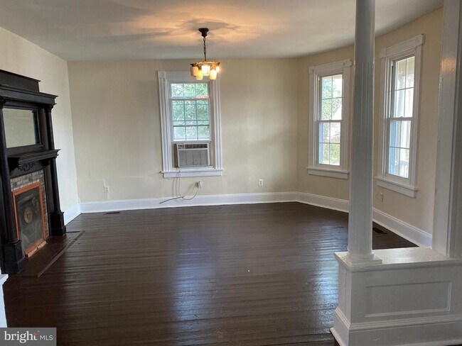 Building Photo - 196 Belleview Ave