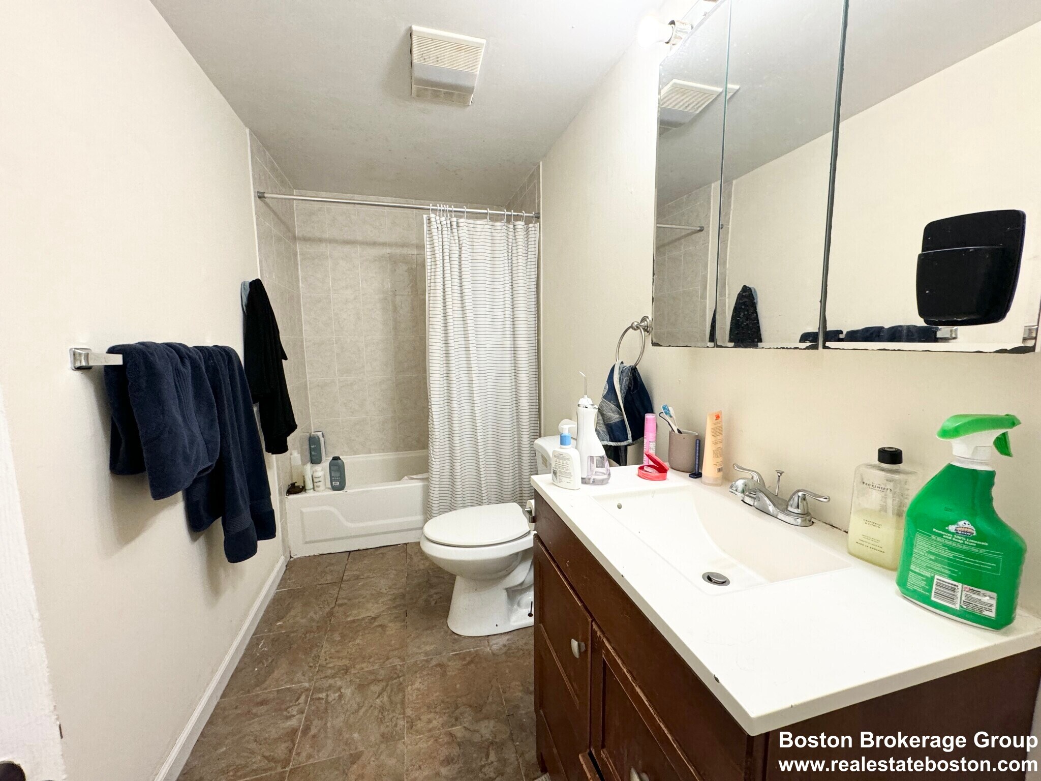 Building Photo - 73 Gainsborough St