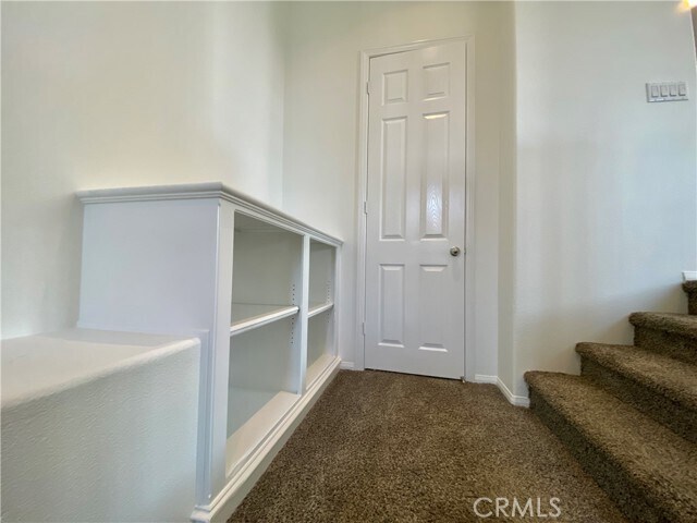 Building Photo - 2750 E Oak Hill Dr