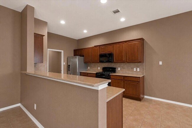 Building Photo - 354 Camelia Pkwy