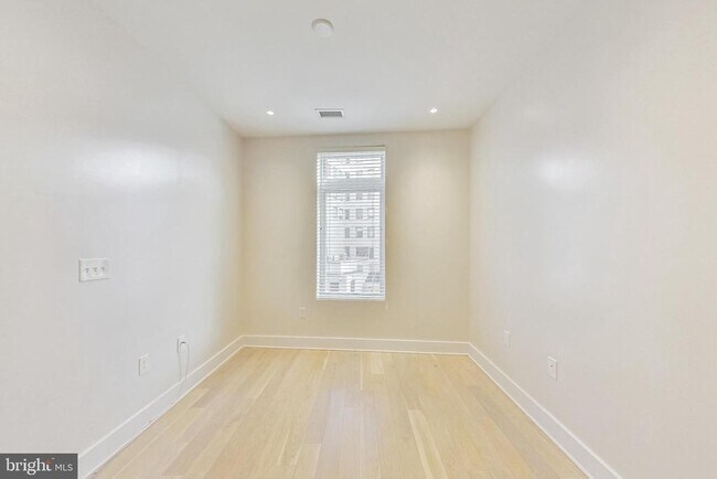 Building Photo - 1745 N St NW