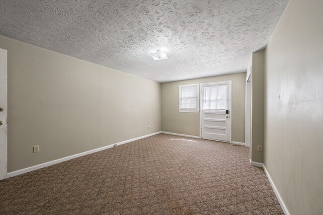 Building Photo - 1357 Park St