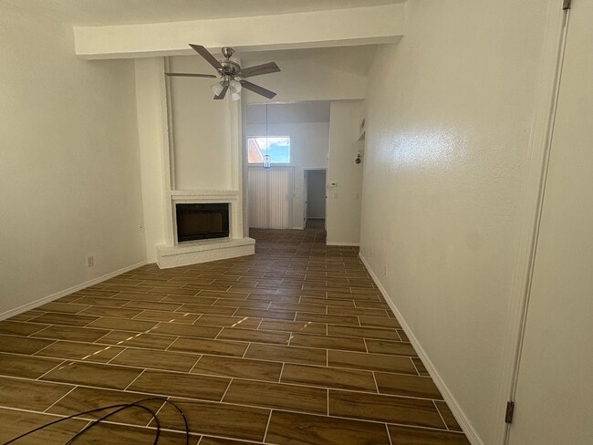 Building Photo - EASTSIDE DUPLEX FOR RENT