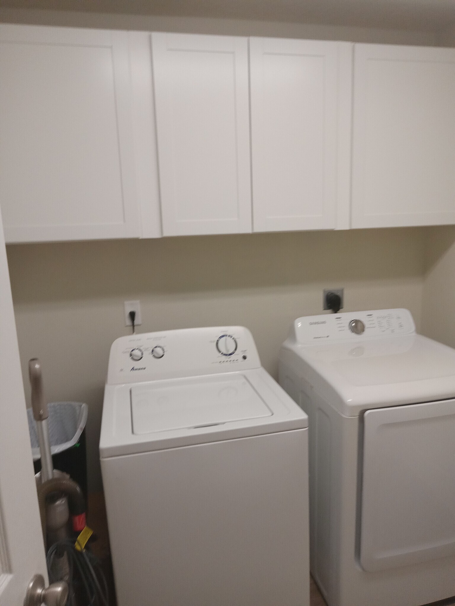 Laundry room with storage cabinets - 146 N Crestwood Ave