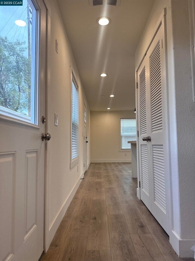 Building Photo - 507 Locust St