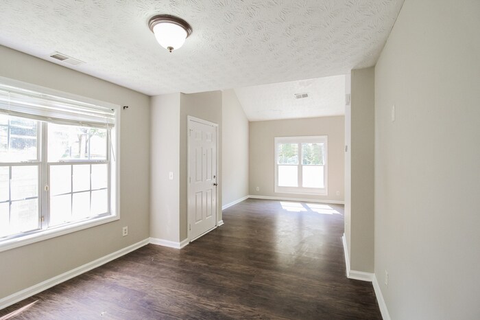 Building Photo - 3328 River Run Trail