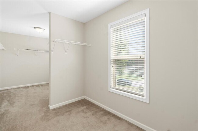 Building Photo - 4660 Lake Hill Trail