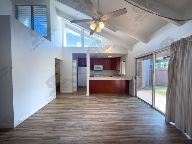 Building Photo - Two Bedroom, one bathroom, and two parking.