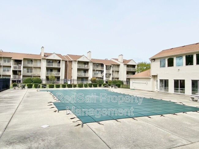 Building Photo - 568 Candle Ln