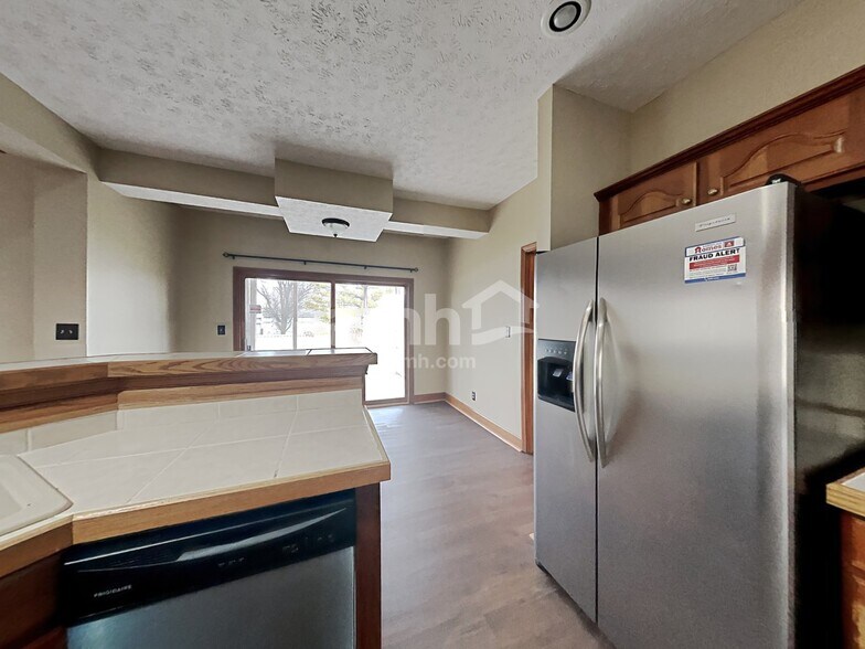 Building Photo - 9186 Pointe Ct