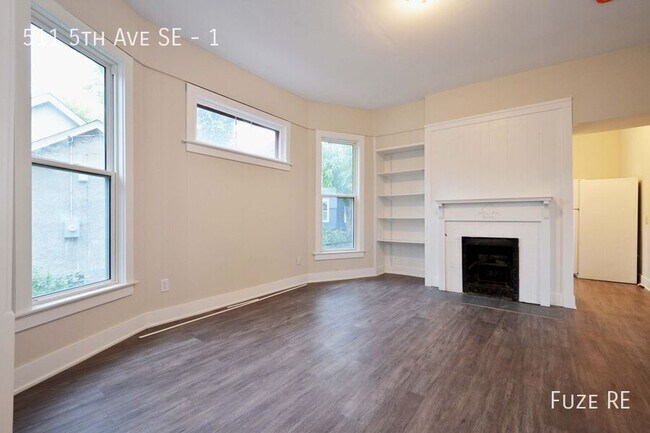 Building Photo - 511 5th Ave SE