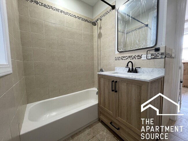 Building Photo - 3606 W Cortland St