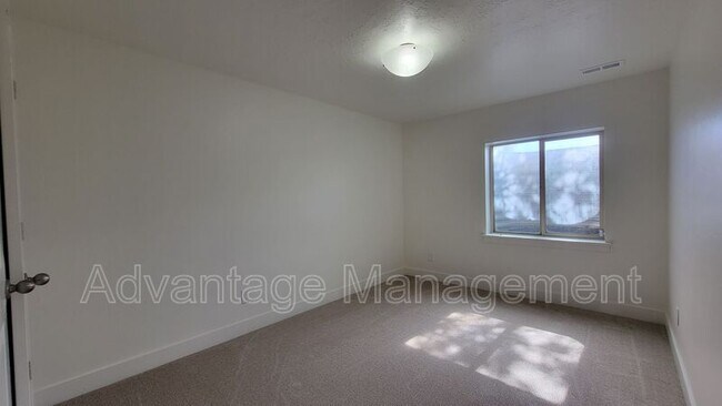 Building Photo - 1652 W Brooke St