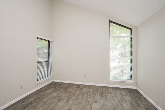 Building Photo - 12502 Olympia Dr
