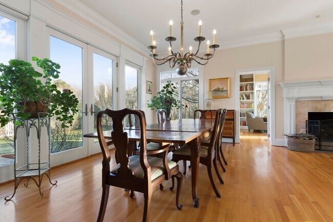 Building Photo - 272 Downs Path